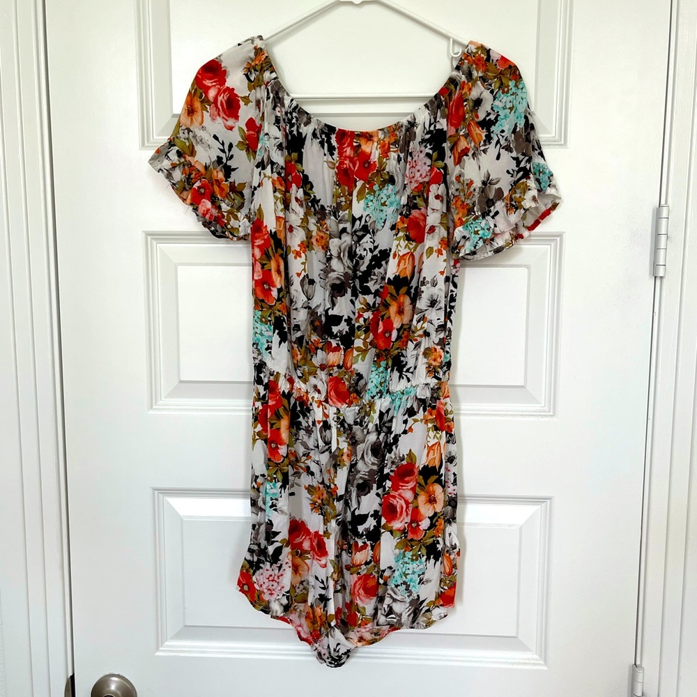 Floral romper. Size M